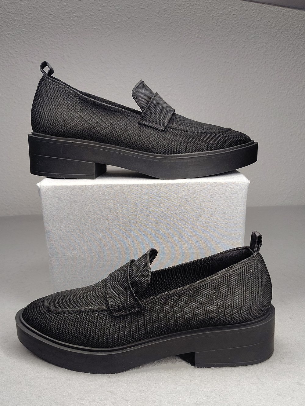 Steven New York black knit loafers feature a slip-on design Size 8.5M Women's
